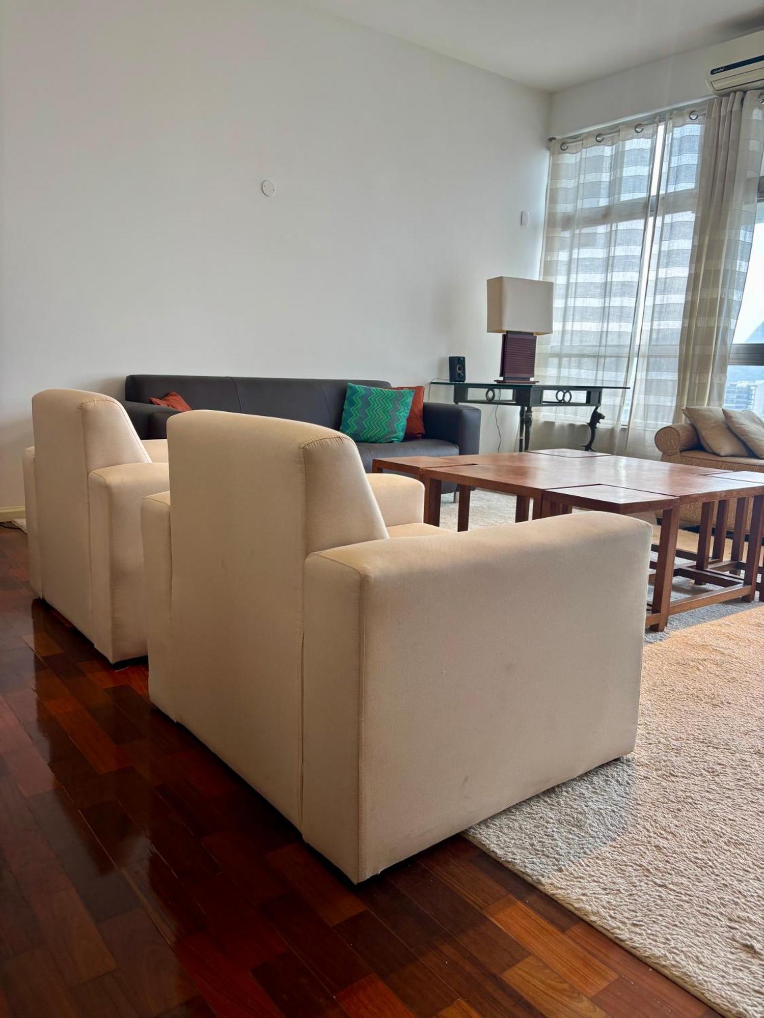 Spacious 4 Bedroom At Leblon With Sea View