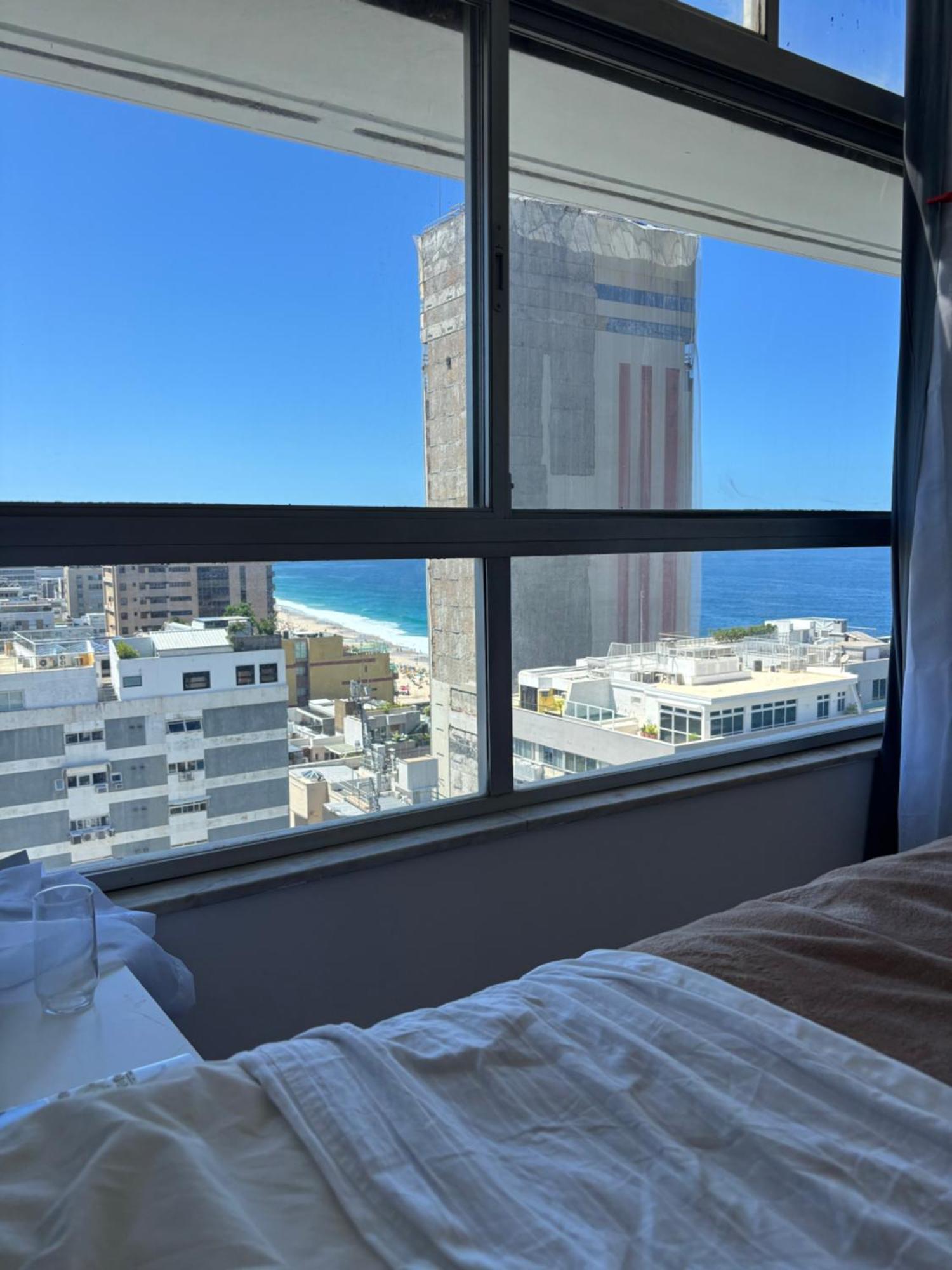 Spacious 4 Bedroom At Leblon With Sea View Apartemen *